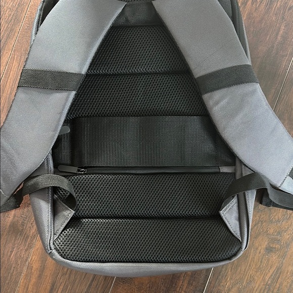NWOT Sleek Grey Backpack with Modern Design with Matching Water Bottle - Picture 6 of 6